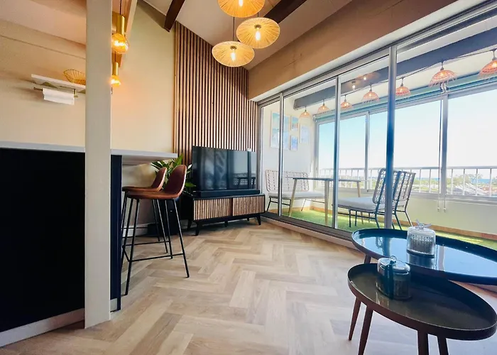 Cap D'agde T2 4-6 Personnes Mezzanine Vue Piscine Wifi Apartment *